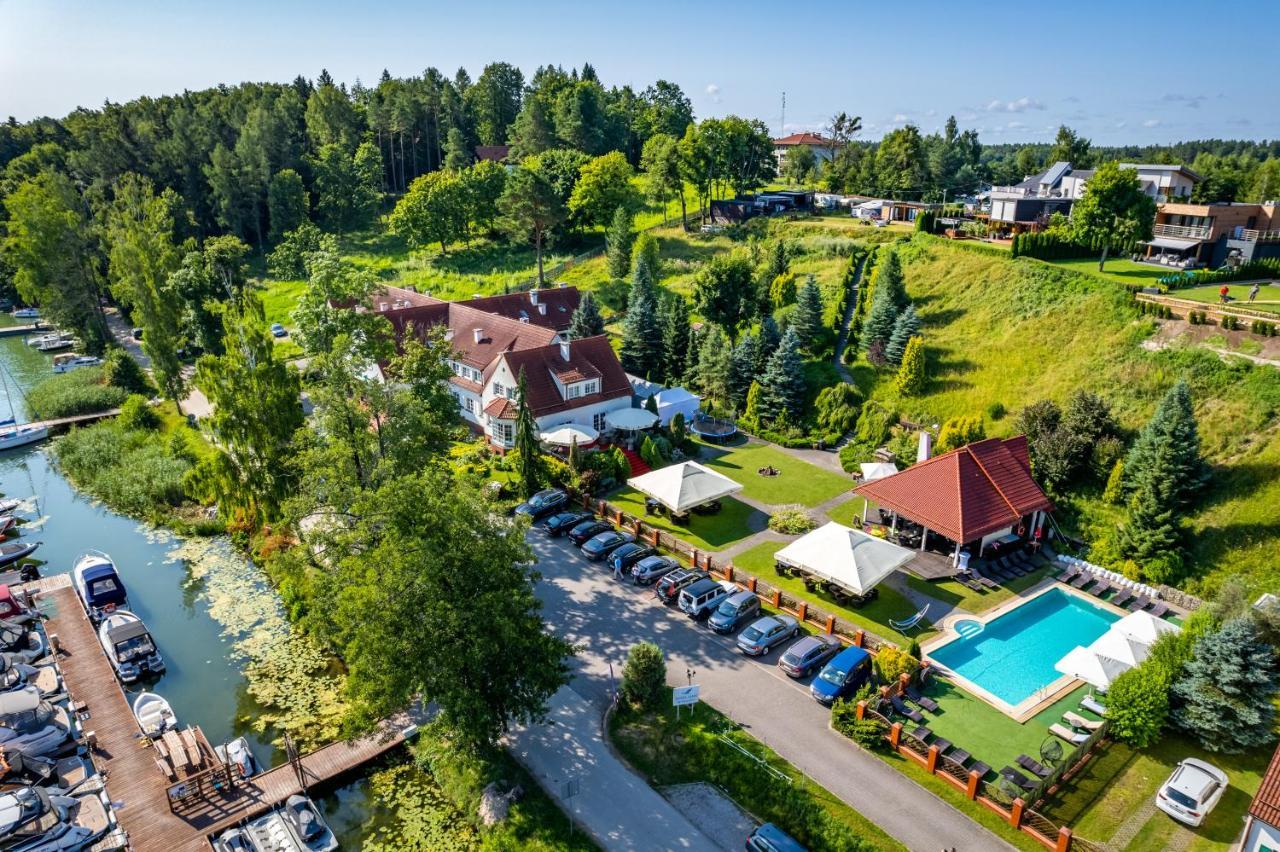 Amax Boutique Hotel Mikołajki エクステリア 写真